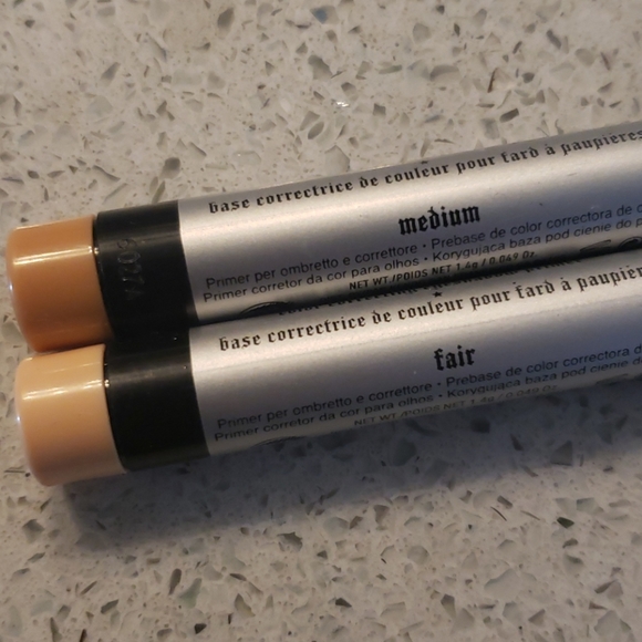 2 shades KAT VON D colour correcting eye primer - Picture 3 of 5